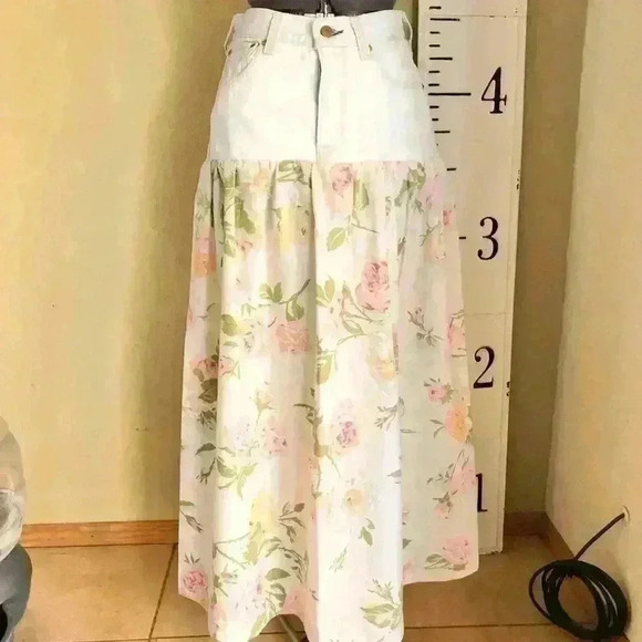 UPCYCLED LEVIS 501 Jeans into boho flower festival skirt waist 28" - Picture 3 of 13